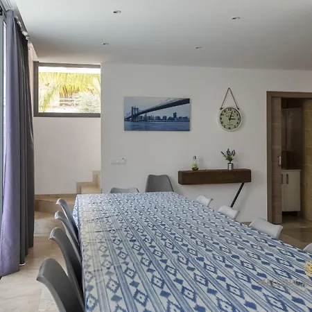 Iola Moderna Casa En 12 Holiday home