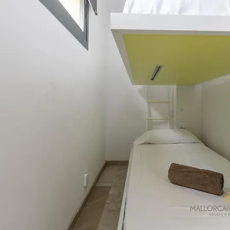 Holiday home Iola Moderna Casa En 12 *