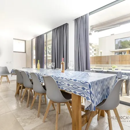 Iola Moderna Casa En 12 Holiday home